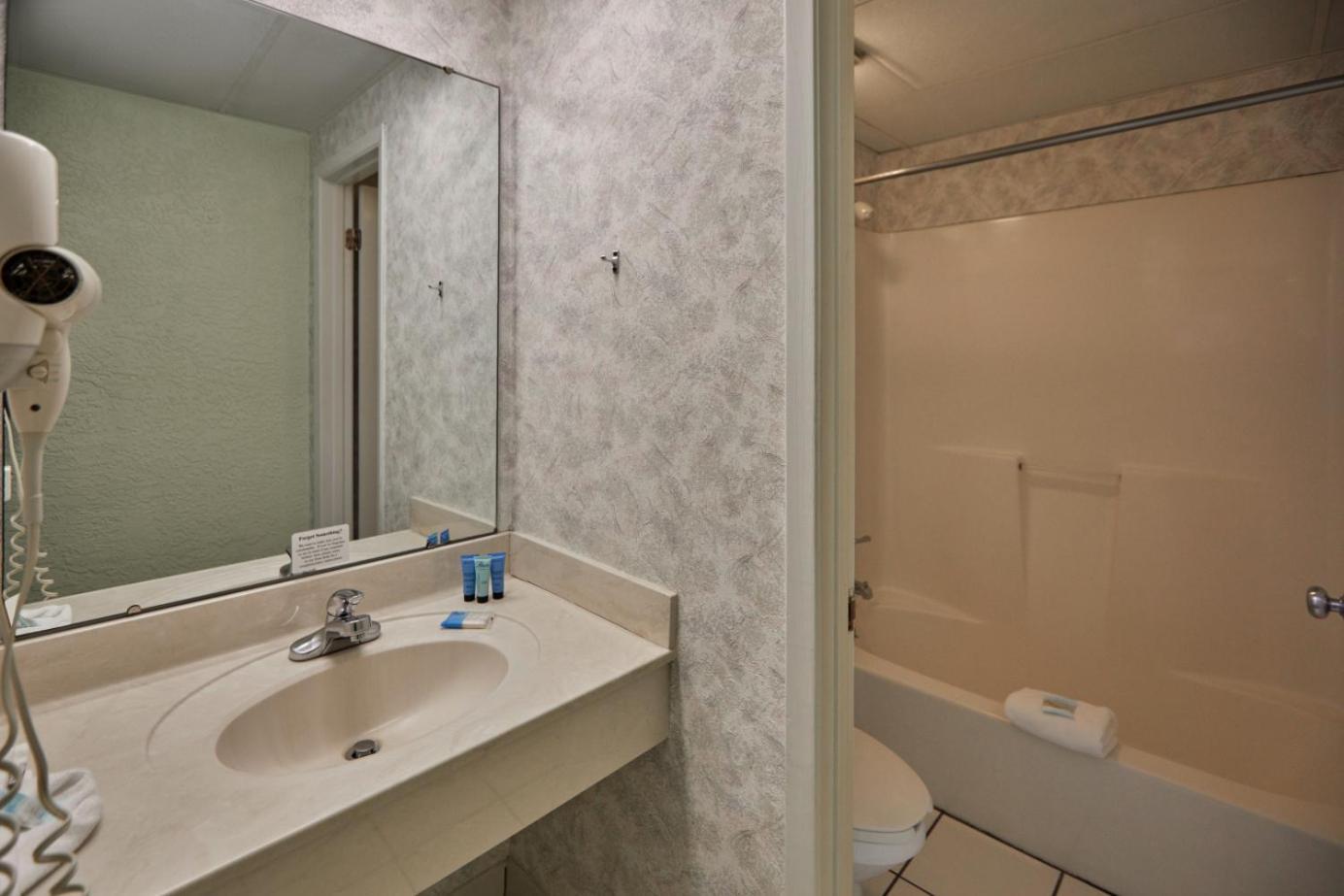 Hotel Palmetto Beachfront Hotel, A By The Sea 4*